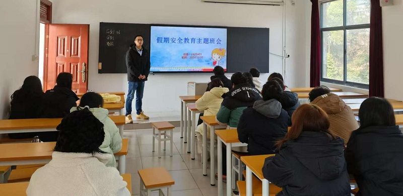 罗威.jpg